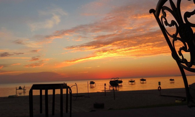 Bay City House | Beach House on the Saginaw Bay near Bay City, Michigan