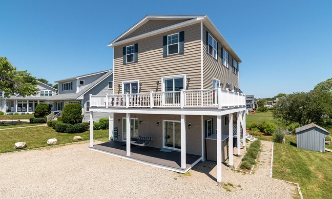 Eastward Look House | Beach House - Walk to gorgeous Beach - 150 Yards to beach