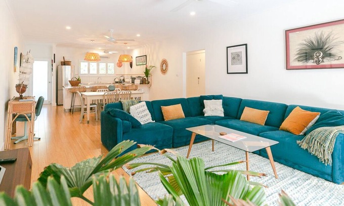 Port Douglas Apartment | ♥ Beach-Inspired Apartment for Seafarers at Heart ♥