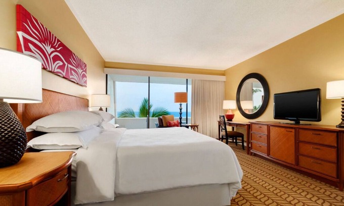 Keauhou House | Beach is Calling! Spa, Dining, Restaurant and Bar, Near Kona Country Club