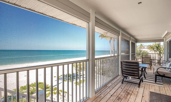 Bonita Springs House | Beach Love For Family Fun Or Romantic Getaway