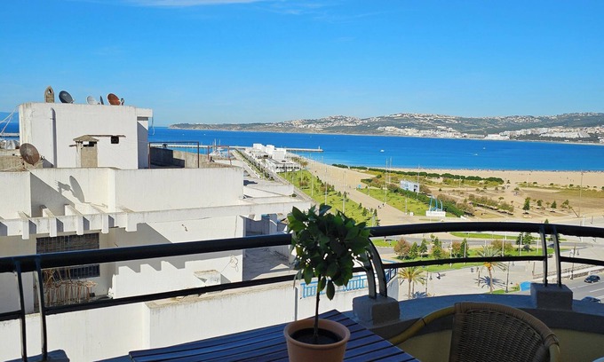 Tangier House | Beach & Marina View Apt. in the heart of Tangier