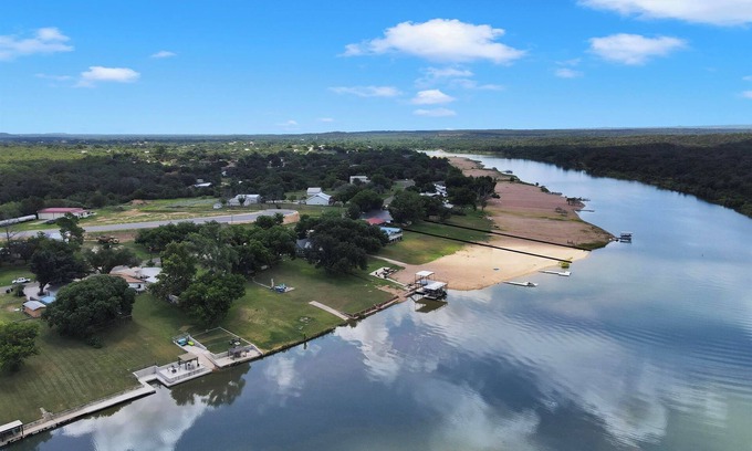 Kingsland House | Beach Memories - Renovated Open Modern Lake Access, Beach/Cabana, Covered Patio!