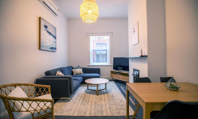 Glenelg South House | Beach & Pines Glenelg