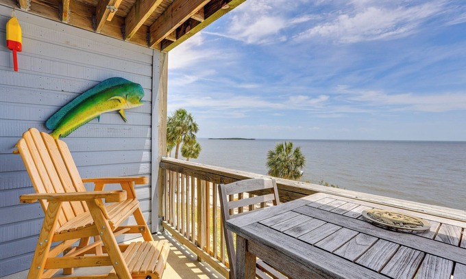 Cedar Key Condo | Beach & Pool Access at Condo on Cedar Key!