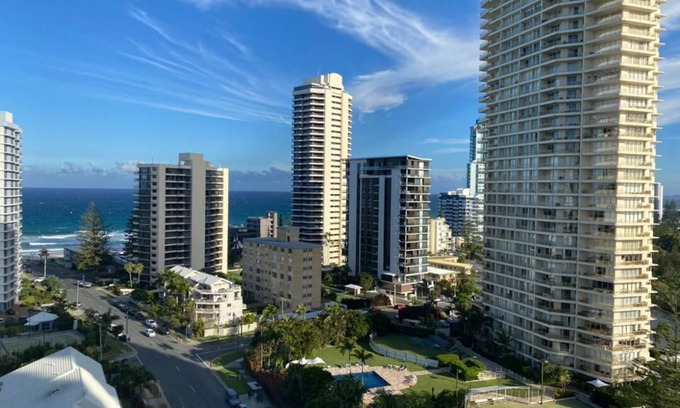 Main Beach Condo | Beach & River Holiday in the Sun with access to extensive apartment facilities!
