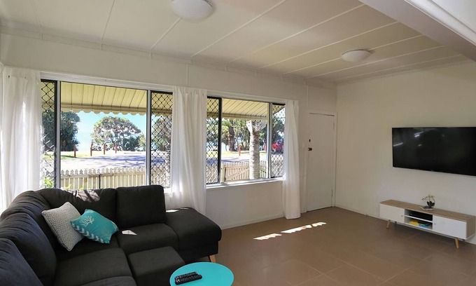 Bargara House | Beach Shack On 115 Esplanade