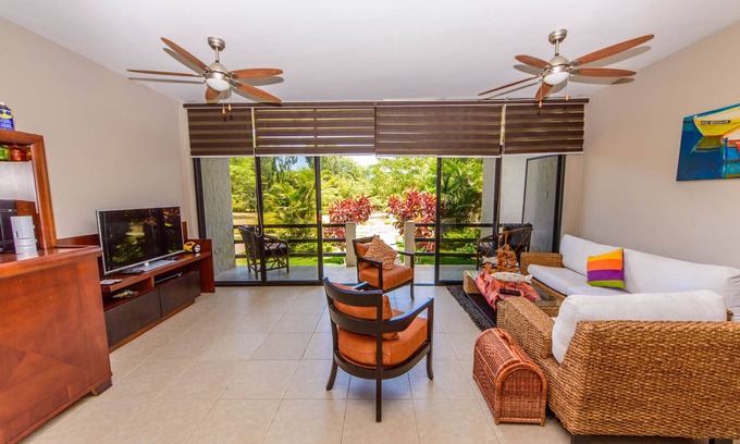 San Clemente House | Beach Townhouse with Private Parking