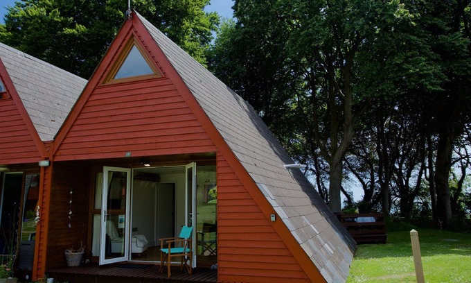 Martin Ski Chalet | Beach View - Kingsdown Resort