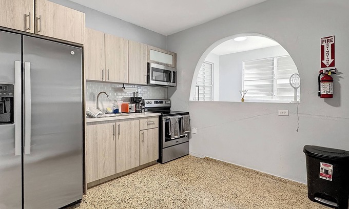 Islote House | Beach Villa #2 charming 3-bedroom house with WiFi, AC in pleasant Arecibo
