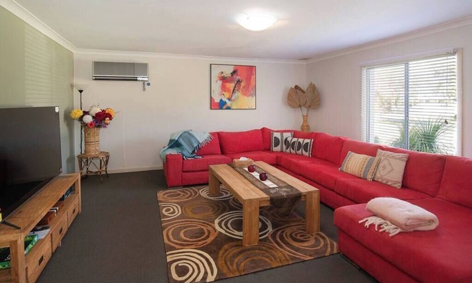 Broadwater House | Beach Walk Cottage on Rose