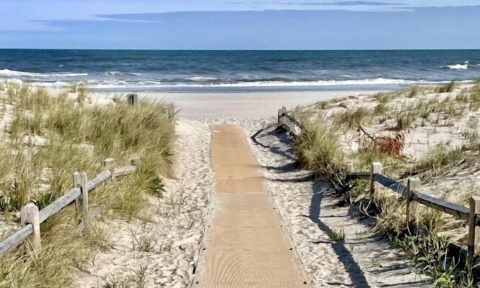 South End Condo | BeachBlockParadise=ParkSpot~Also See BeachBlockSeaEscape. VRBO#3830716