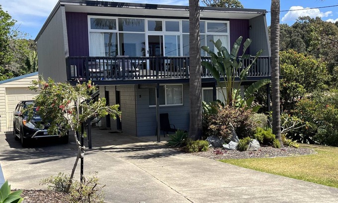 Malua Bay House | Beachburra - the classic beach holiday home!