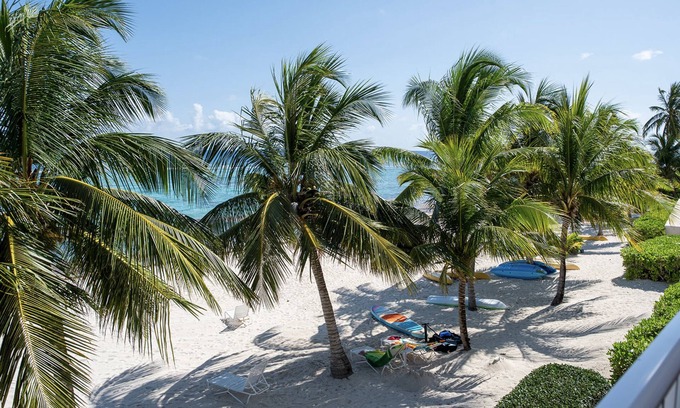 Savannah Condo | Beachfront 2BR Condo on Private Spotts Beach