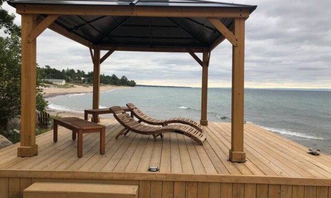 Balm Beach Cottage | Beachfront All Seasons Property