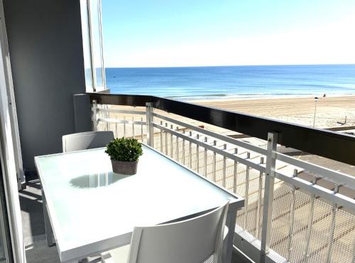 Mareny Blau Apartment | Beachfront and Charming Apartment