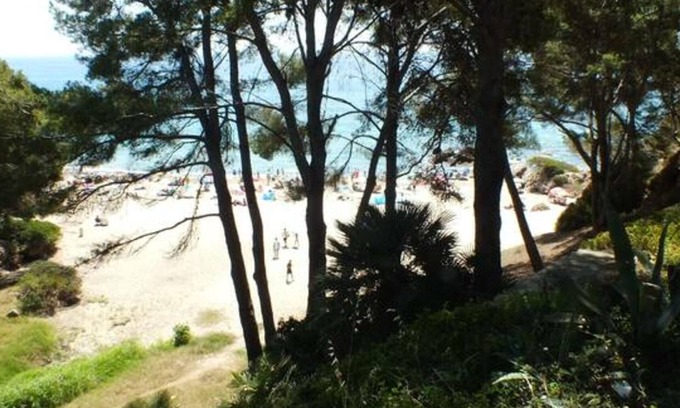 Miami Platja Apartment | Beachfront Apartment with Terrace, WiFi, A/C & Stunning Views - Miami Playa