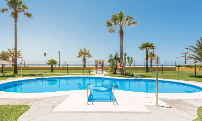 Bolonia Apartment | Beachfront apartment in Tarifa with pool