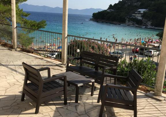 Kobas Apartment | Beachfront Apartment Mo , Prapratno