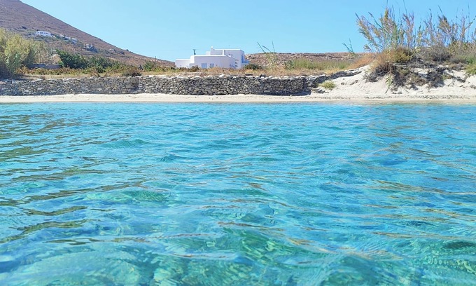 Paros Villa | Beachfront - Authentic- Idyllic- Relaxing -Homey - Sleeps 9 - Close to Naoussa