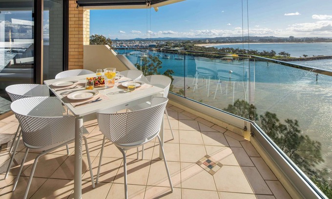 Buddina Apartment | Beachfront Beauty in Buddina