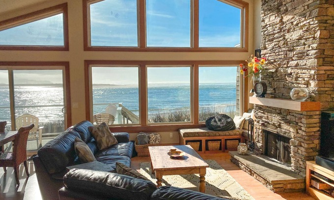 Happy Camp Hideaway House | Beachfront! Beautiful home with amazing views!