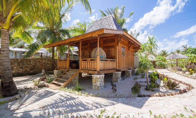 Rote Island House | Beachfront Bungalow on Rote Island