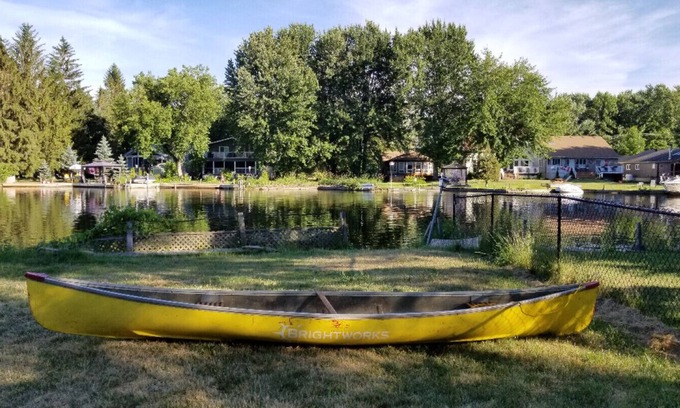 Lagoon City Cottage | Beachfront cabin on Lake Simcoe in Lagoon City