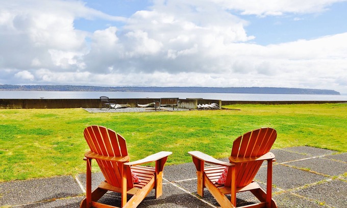 Bells Beach House | Beachfront Cabin on private, secluded Bells Beach 5 minutes from Langley Village
