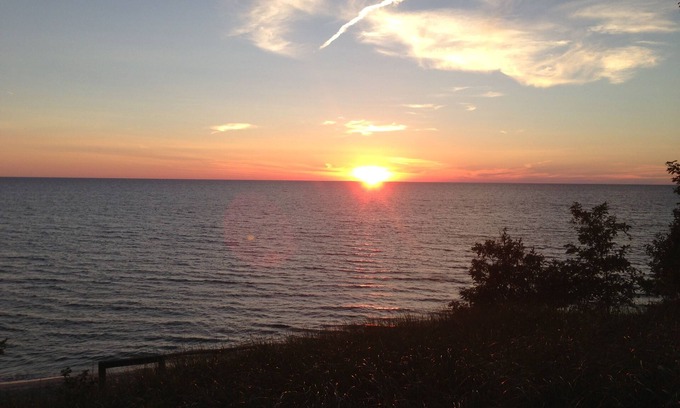 West Olive Cottage | Beachfront Cottage On Lake Michigan! Great Views, Private Setting, Relaxing Days