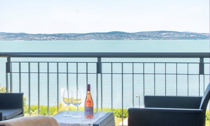 Siofok Aranypart Condo | Beachfront Cozy Condo with Awesome Lakeviews - Balaton, Siofok, Golden Beach HU
