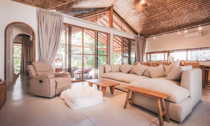 Ko Pha-ngan Villa | Beachfront Dream House