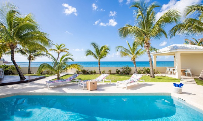 Beacon Hill Villa | BEACHFRONT DESIGN VILLA