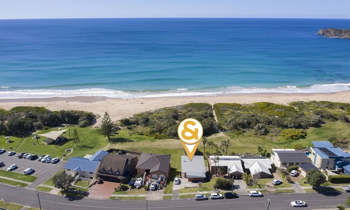 Kiama Downs Apartment | BEACHFRONT ESCAPE Jones Beach Kiama - Direct beach access & great views. RELAX.