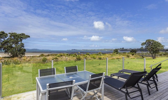Snells Beach Cottage | Beachfront Escape - Snells Beach Holiday Home
