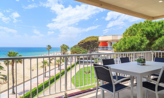 Vilafortuny Apartment | Beachfront family apartment in Cambrils - UHC DMS V
