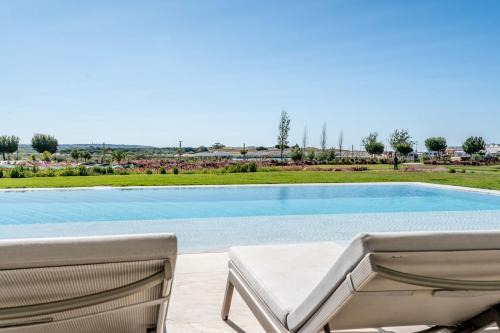 Armacao de Pera Apartment | Beachfront Garden & SPA - indoor and outdoor pool