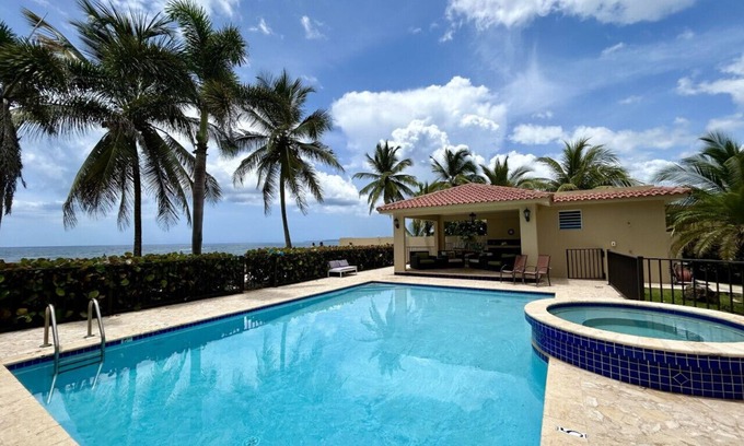 Aguada Apartment | Beachfront Getaway at Ocean View Castle Condo Apt 2– Aguada