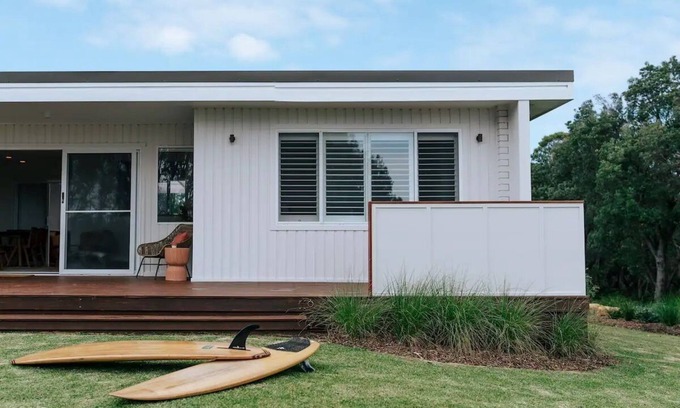 Currarong House | Beachfront house - water views and beach track opposite