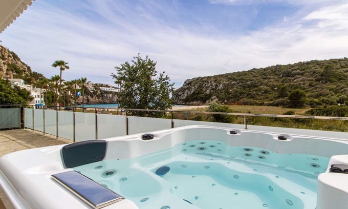 Cala en Porter Apartment | ❤ BEACHFRONT & JACUZZI ❤ Casa 4Brothers