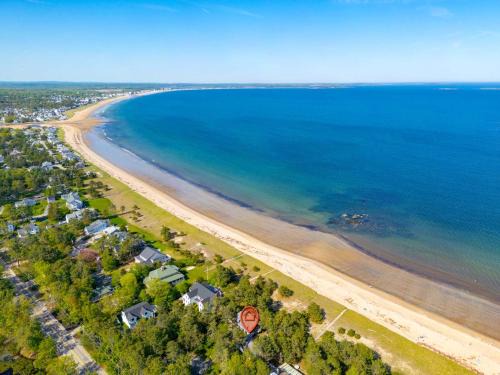 Southern Coast House | Beachfront Just steps and you're on the beach