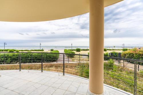 Roseto degli Abruzzi Apartment | Beachfront Luxurious Newly Built 2-Bed Flat with Stunning Sea Views & Terrace