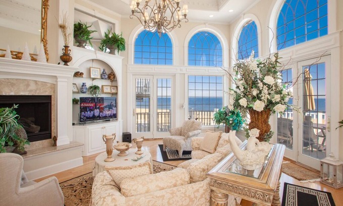 Sandbridge House | Beachfront Luxury Home,SALT WATER , POOL&SPA ,Pet Friendly