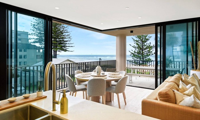 Palm Beach Apartment | Beachfront Luxury Palm Beach