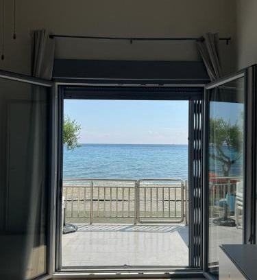 Leptokaria Apartment | Beachfront Paradise