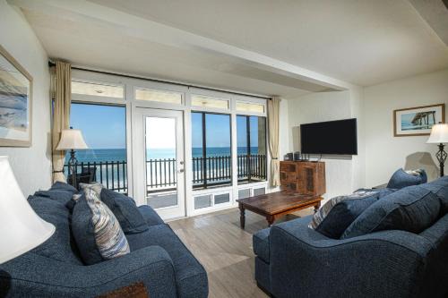 South Oceanside House | Beachfront Retreat