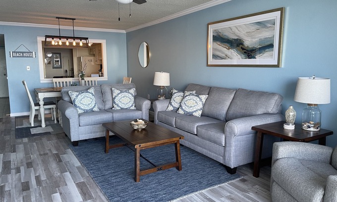 Holiday Isle Condo | BEACHFRONT RETRO CONDO