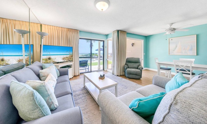 Fort Bay Condo | BeachFront~Small Complex~Pool + Hot Tub~Grill Area~1BR+Bunks Latitude 29 #13