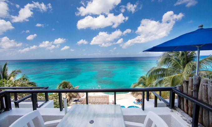 Zona Hotelera Norte Condo | Beachfront Studio for Two-All Amenities half the price NrTown Snorkel A1 NoCoast