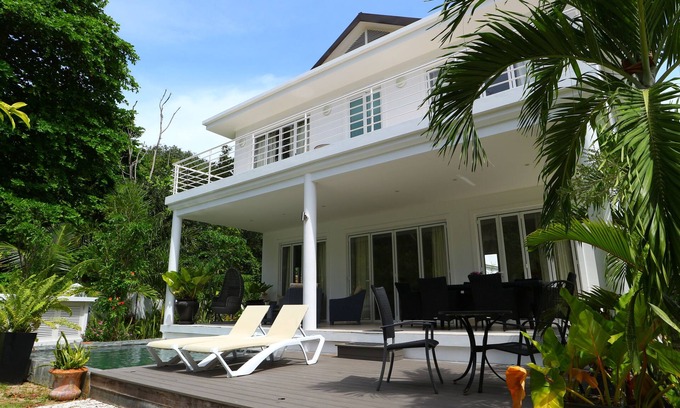 Beau Vallon Villa | Beachfront Villa Beau Vallon Beach
